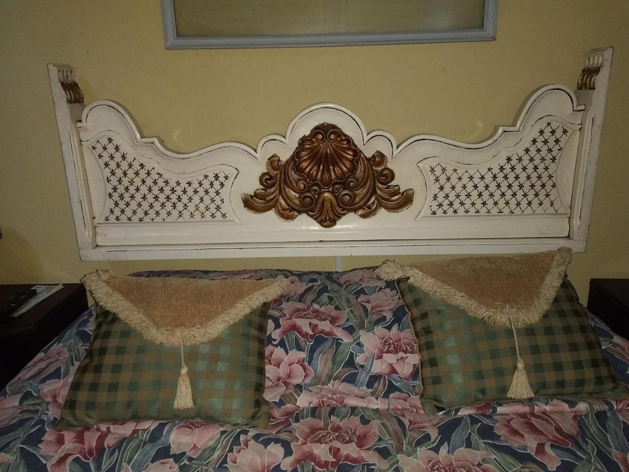Bed and Breakfast Give House Гватемала Экстерьер фото
