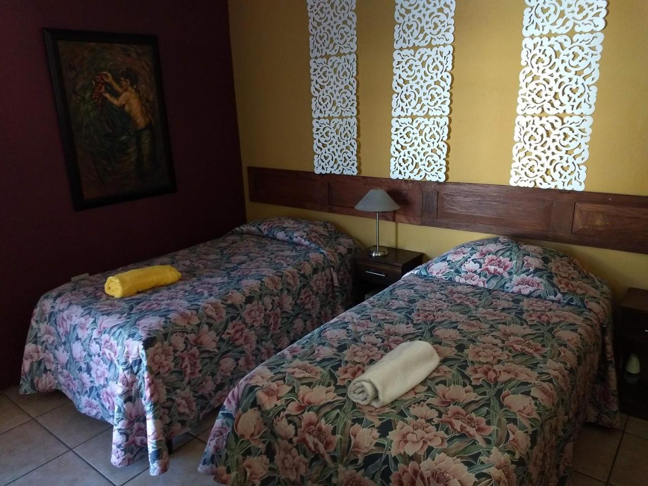 Bed and Breakfast Give House Гватемала Экстерьер фото